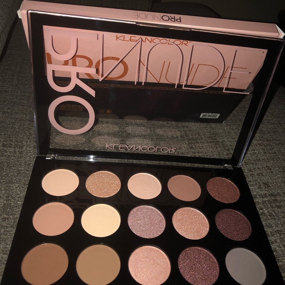 Eyeshadow palette